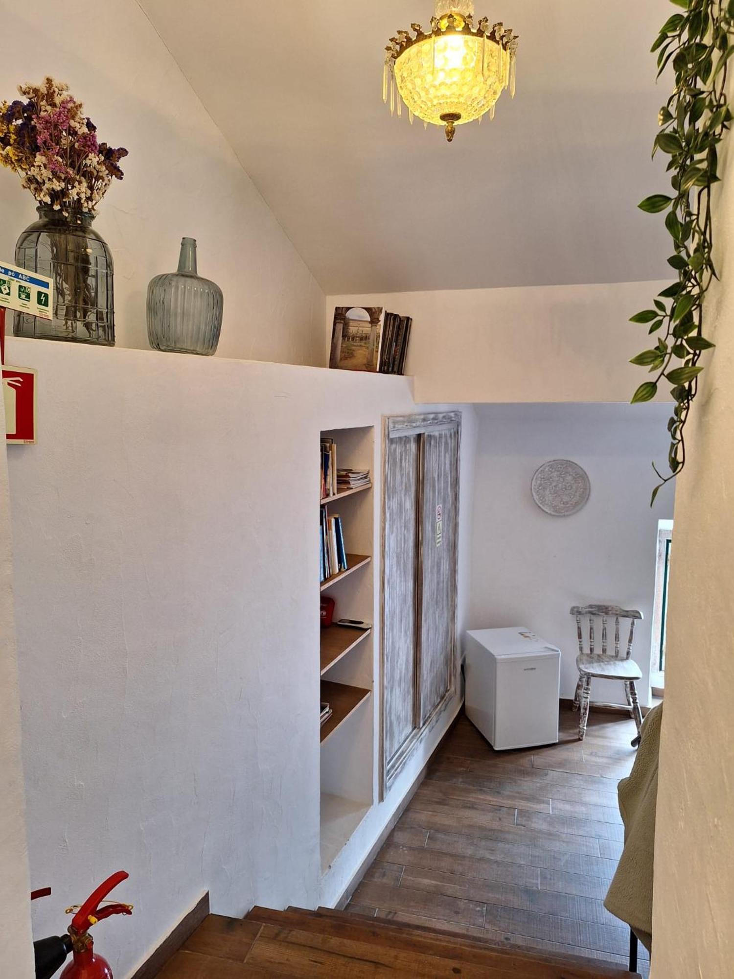 Lovin Book Guesthouse Óbidos Esterno foto